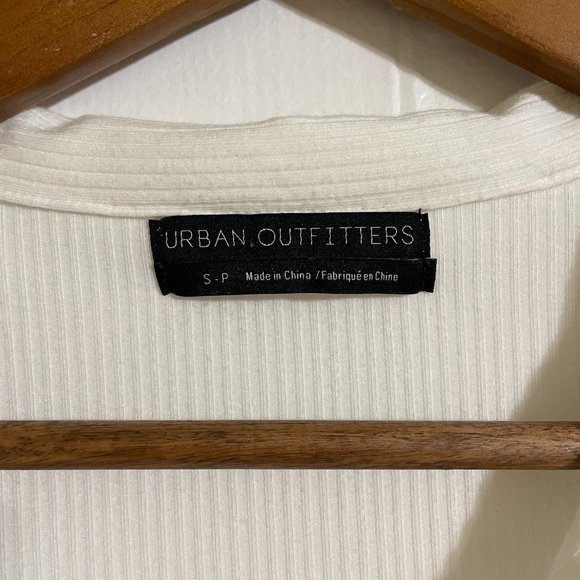 Urban Outfitters Ruched Long Sleeve Twist White Shirt - Picture 2 of 4